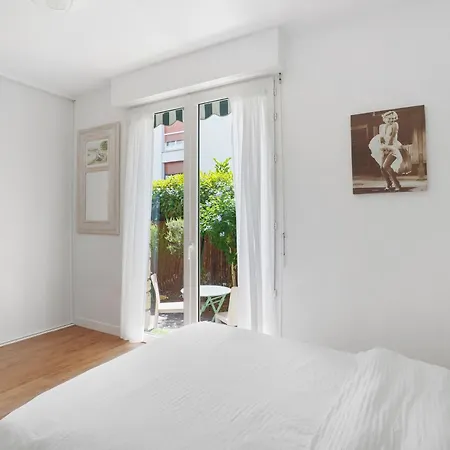 90m2 Sur Jardin Clos Lägenhet